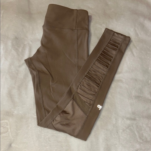ALO Yoga Tan High-Rise Textured Leggings - Picture 6 of 8
